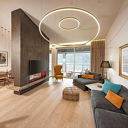 Aria Retreat & - The Leading Of The World Оссуччо